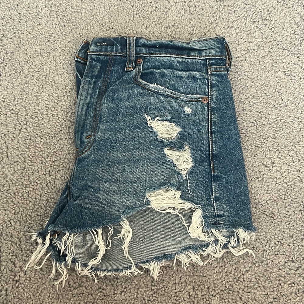 A&F the mom short high rise